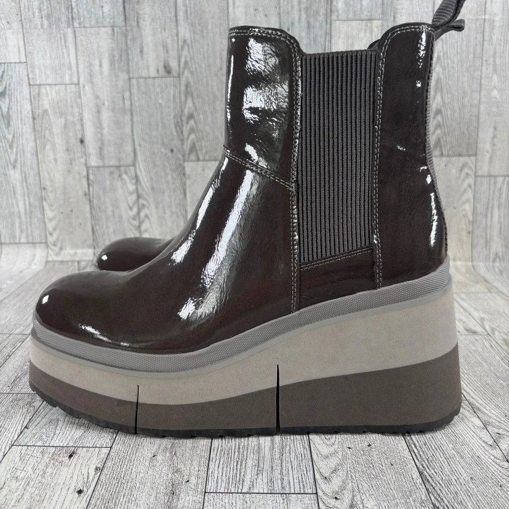 Naked Feet Women's 7.5 M Platform Boots‎ Ankle Wedge Guild Brown Patent Chelsea